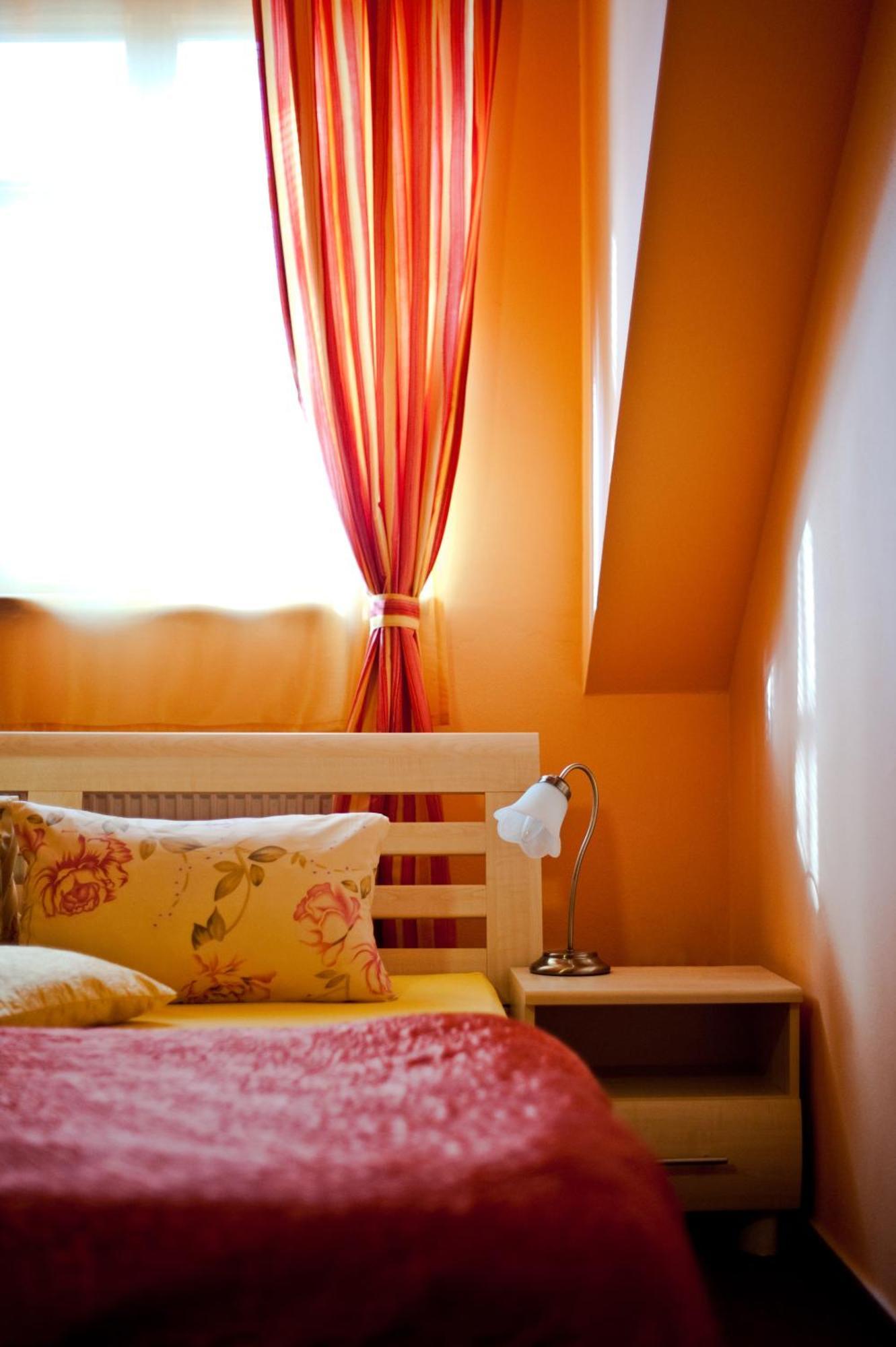 Hotel Penzion Tramky Vikýřovice Екстериор снимка